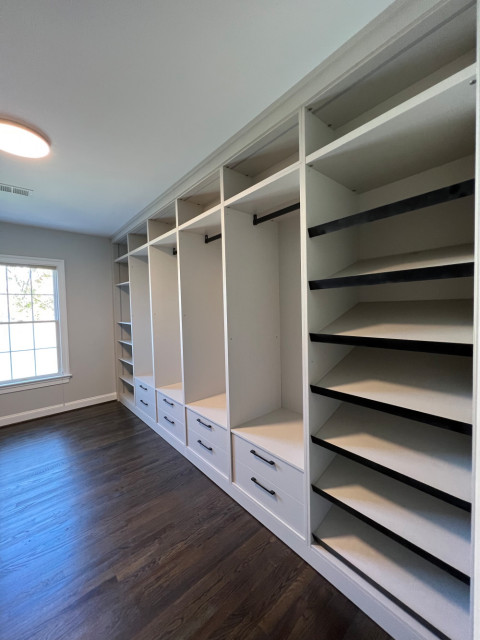 CUSTOM WALK-IN CLOSETS IN MCLEAN - Moderne - Armoire et Dressing ...