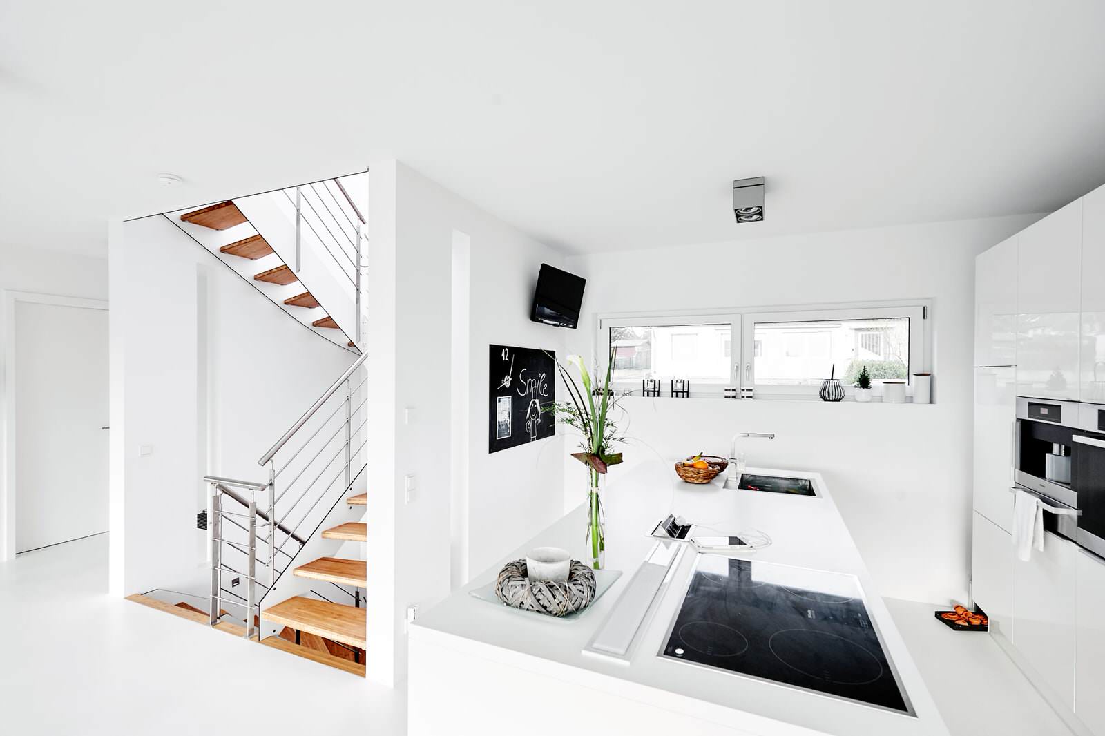 Лестница из бамбука с ограждением из нержавеющей стали