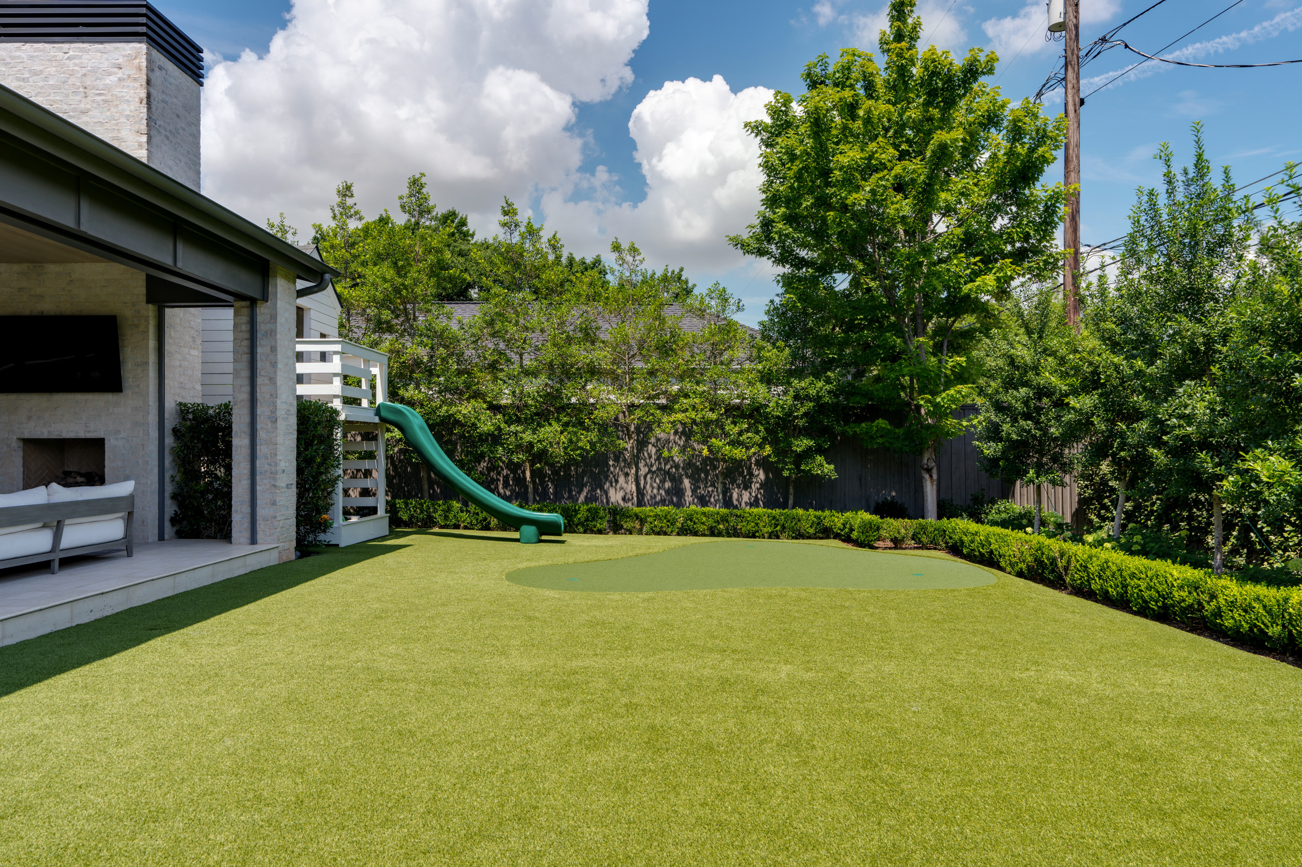 BLUFFVIEW MODERN OASIS
