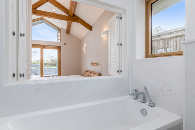 The Willows modern-bathroom