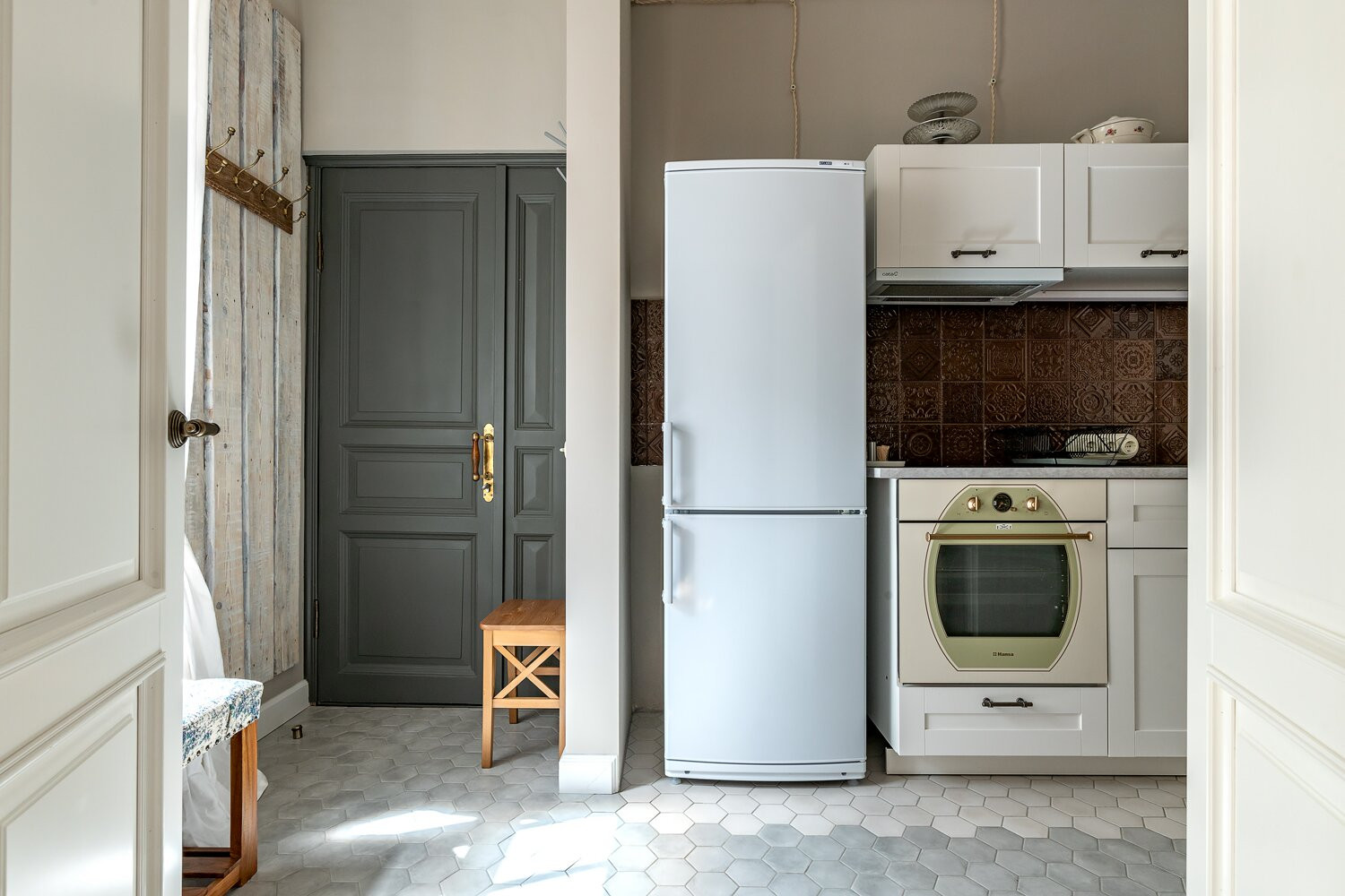 ...И под аркой на Галерной наши тени навсегда...