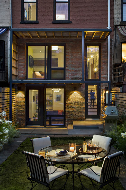 Yard & Rear Facade classico-patio