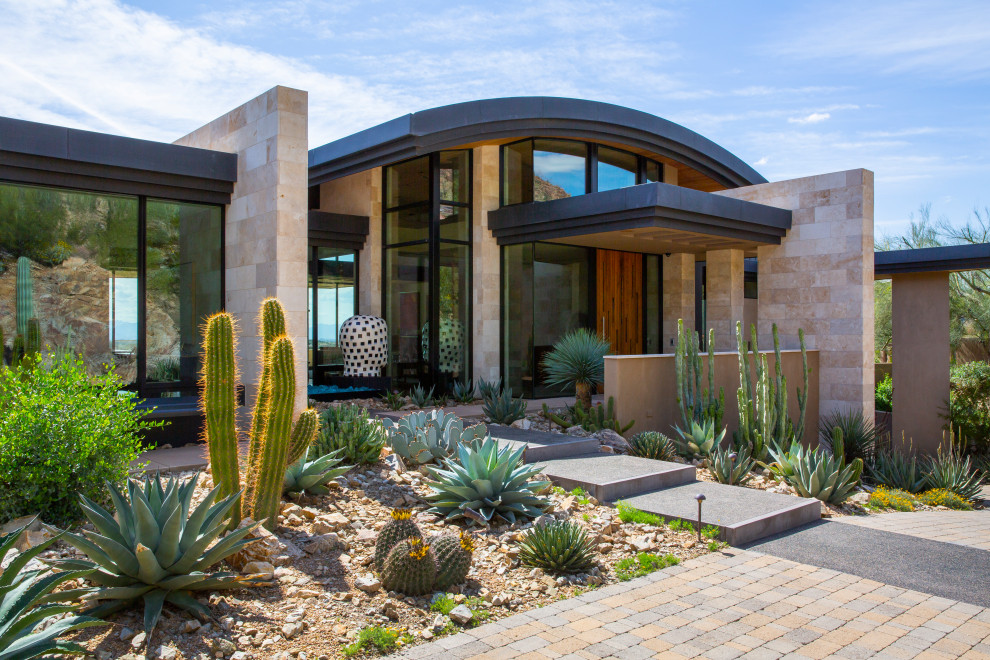 Inspiration for a contemporary garden in Phoenix.