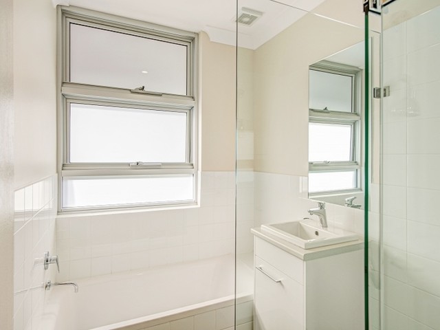 Bronte Duplex modern-bathroom