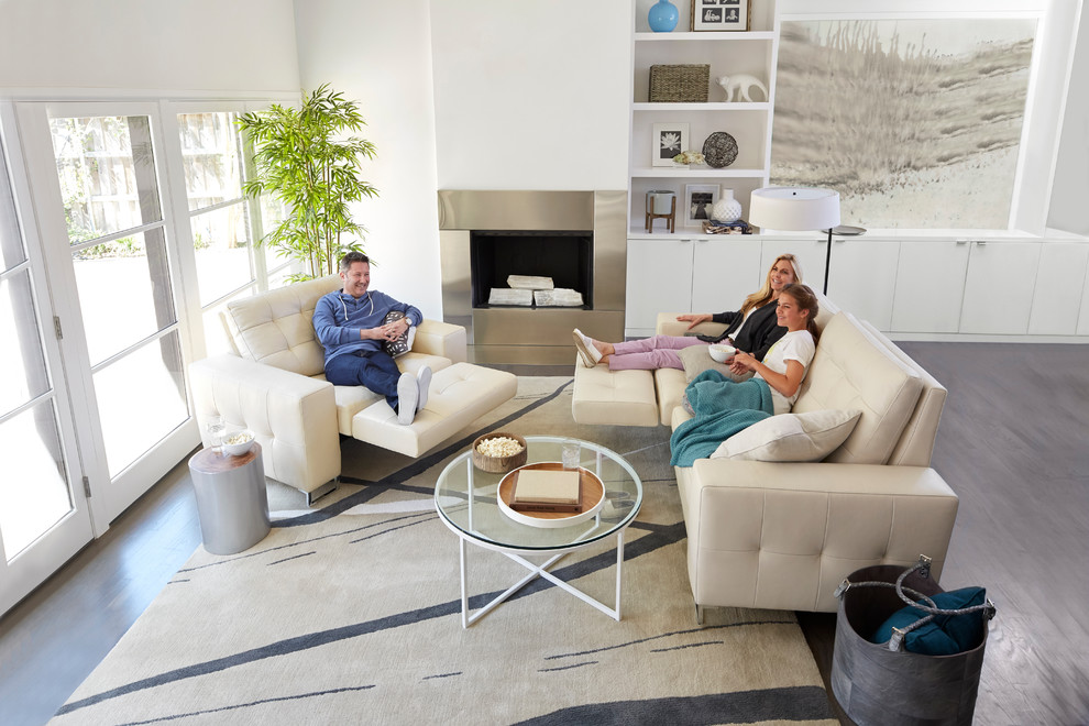 Inspiration for a contemporary home design remodel in Dallas