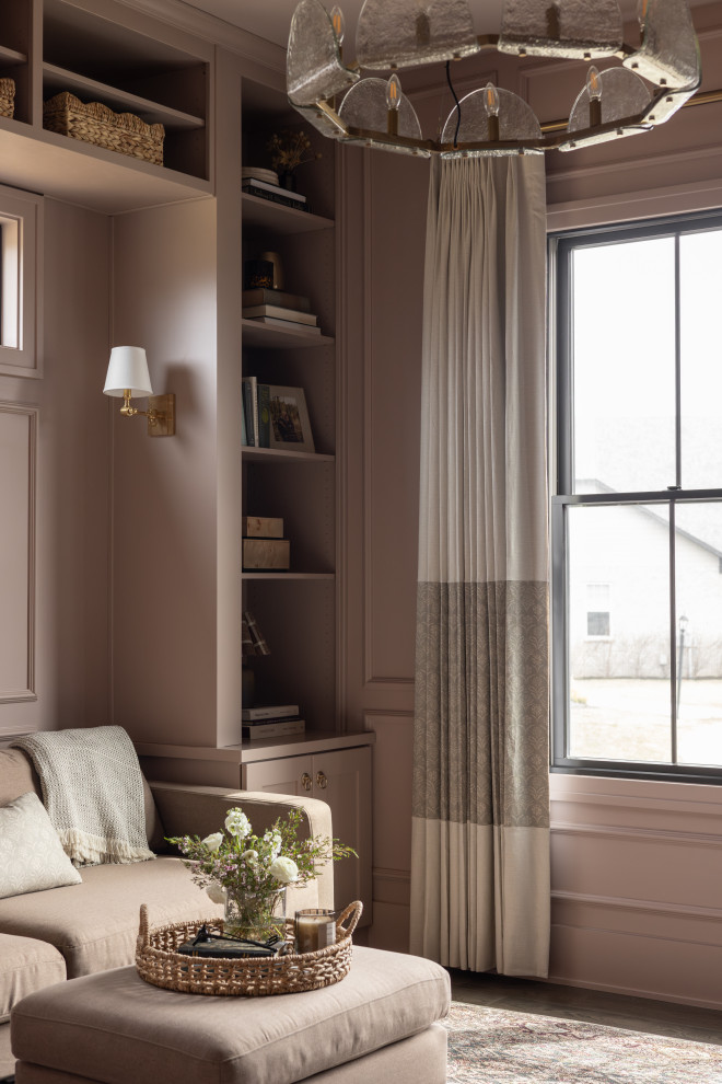 Transitional home design photo in Indianapolis
