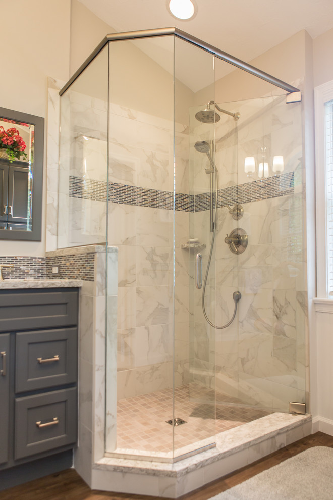 Bathroom - transitional bathroom idea