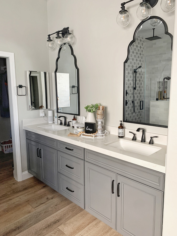 Small transitional master bathroom in Phoenix with flat-panel cabinets, grey cabinets, engineered quartz benchtops, white benchtops, a double vanity and a built-in vanity.