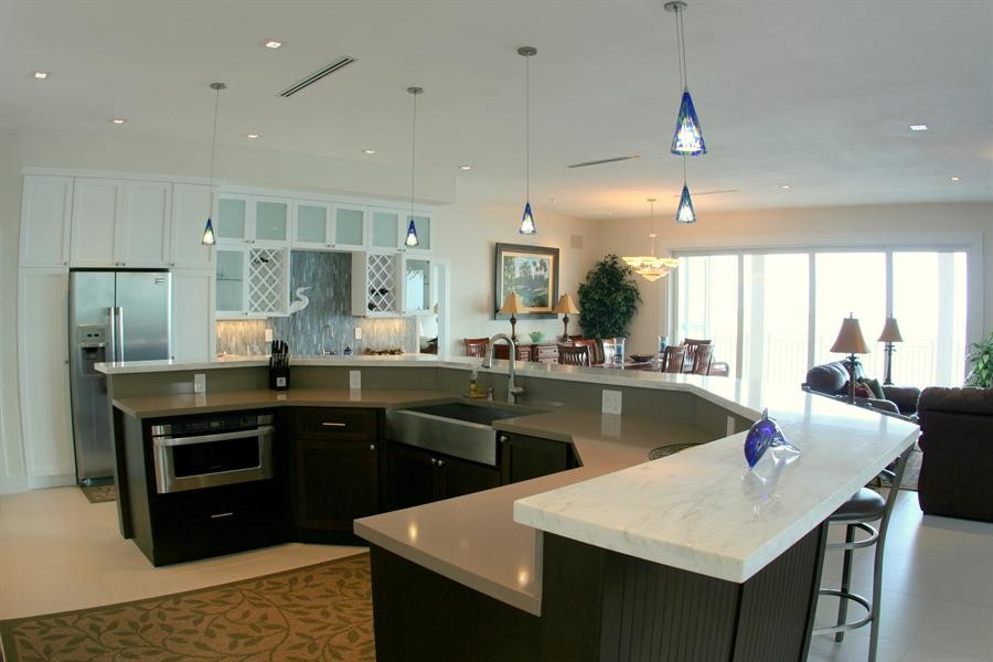 Example of a transitional kitchen design in San Diego