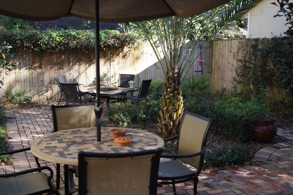 Inspiration for a timeless patio remodel in Orlando