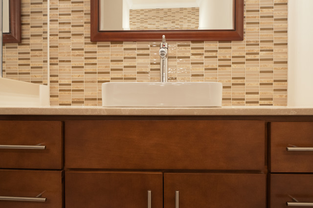 Bathroom Backsplashes contemporaneo-cuarto-de-bano