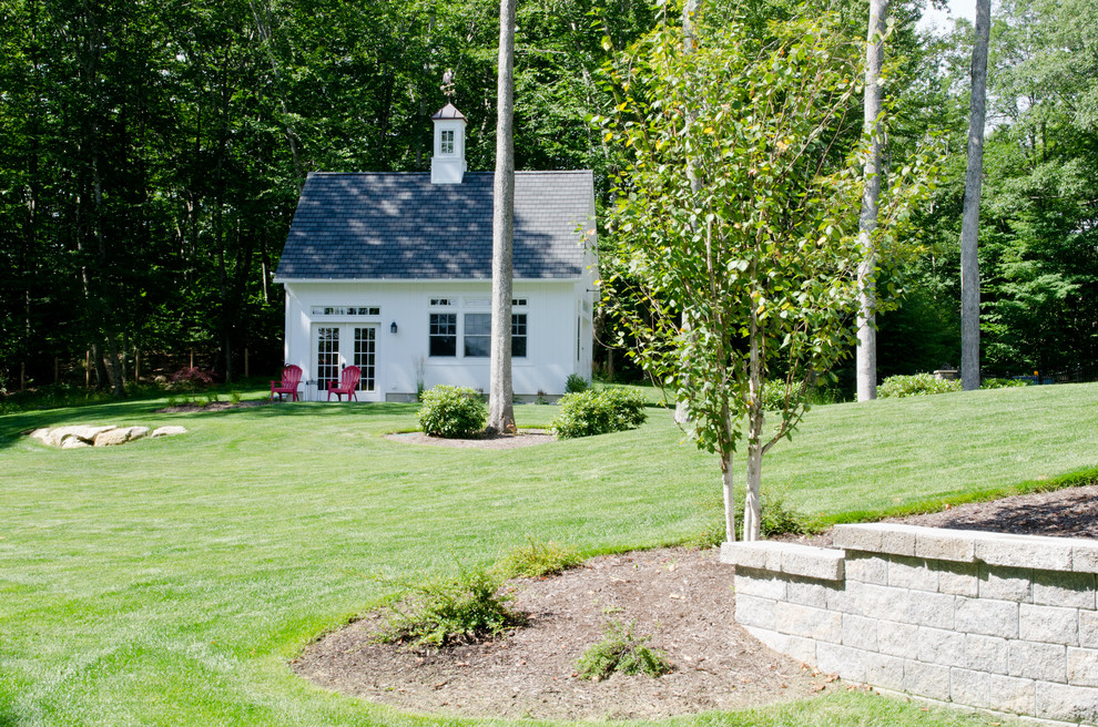 Photo of a country home design in New York.