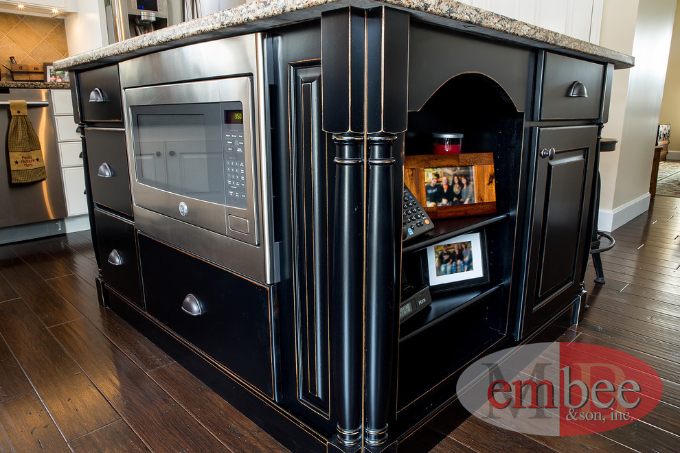 Home design - transitional home design idea