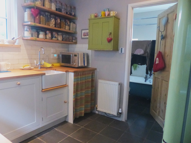 Small cottage kitchen klassisk-koek
