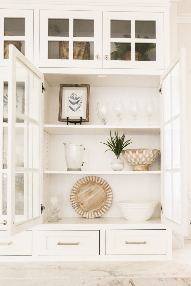 Transitional home design photo in Phoenix