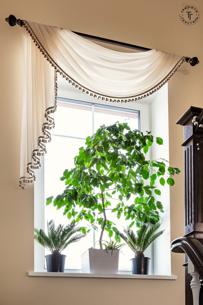 Уютное текстильное оформление загородного дома