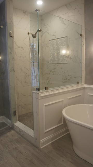 Inspiration for a transitional bathroom in Richmond.