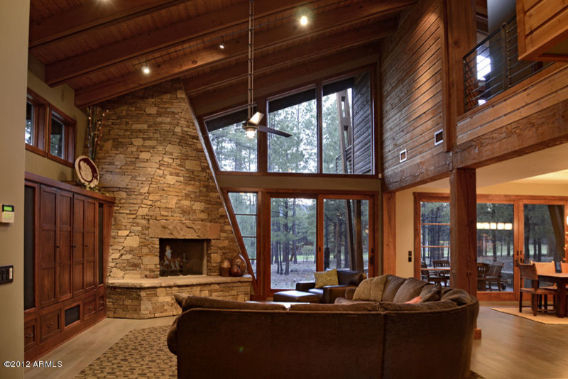 Inspiration for a rustic home design remodel in Phoenix