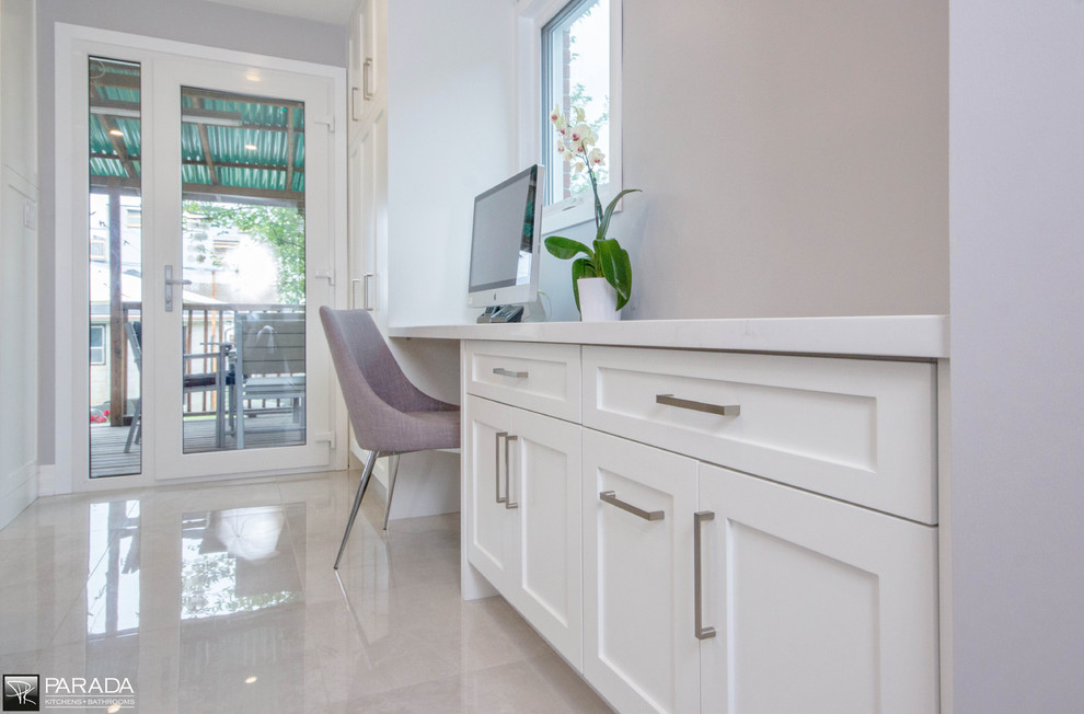 Home design - transitional home design idea in Toronto