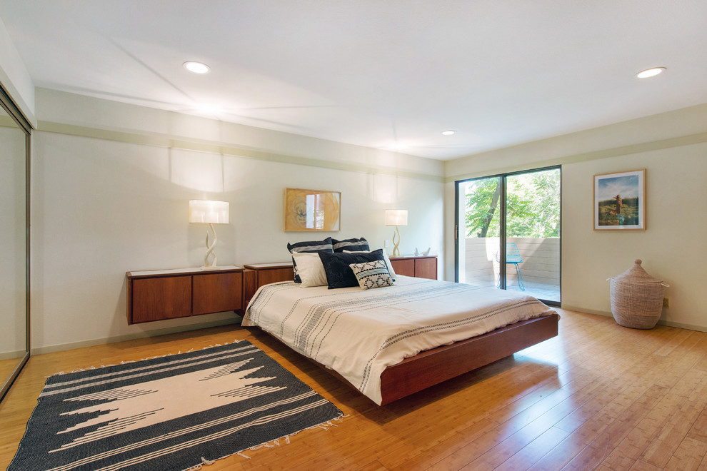 This is an example of a midcentury bedroom in Los Angeles.