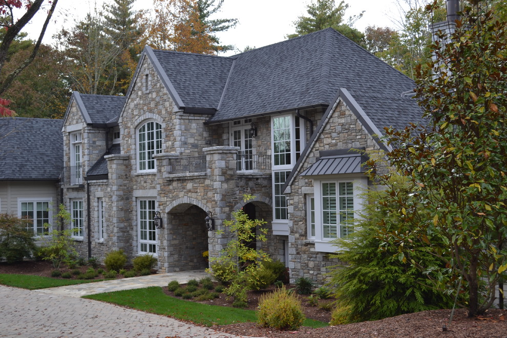 Home design - transitional home design idea