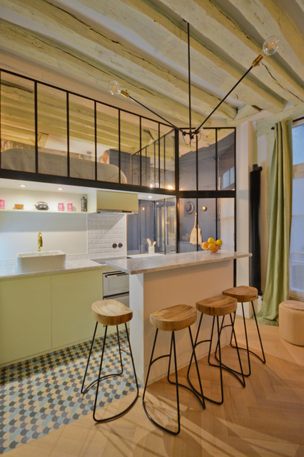 Appartement du marais industrial-kueche