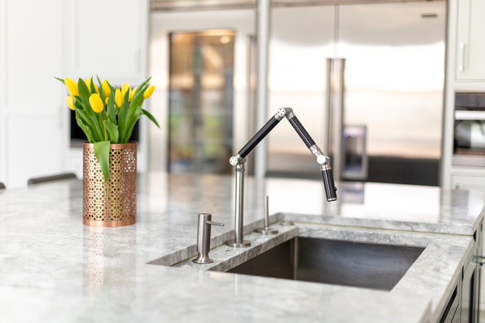 Home design - transitional home design idea in Columbus