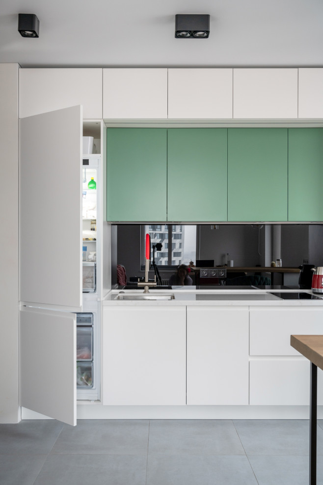 Светлая стильная кухня