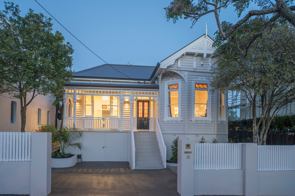 Design ideas for a small traditional exterior in Auckland.