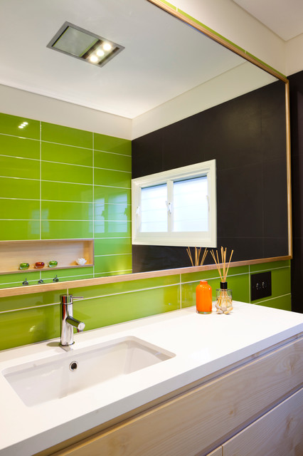 North Curl Curl contemporary-bathroom