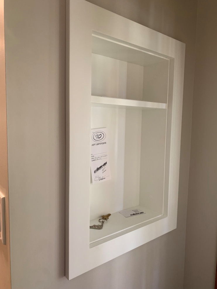 Inspiration for a transitional home design remodel in Toronto