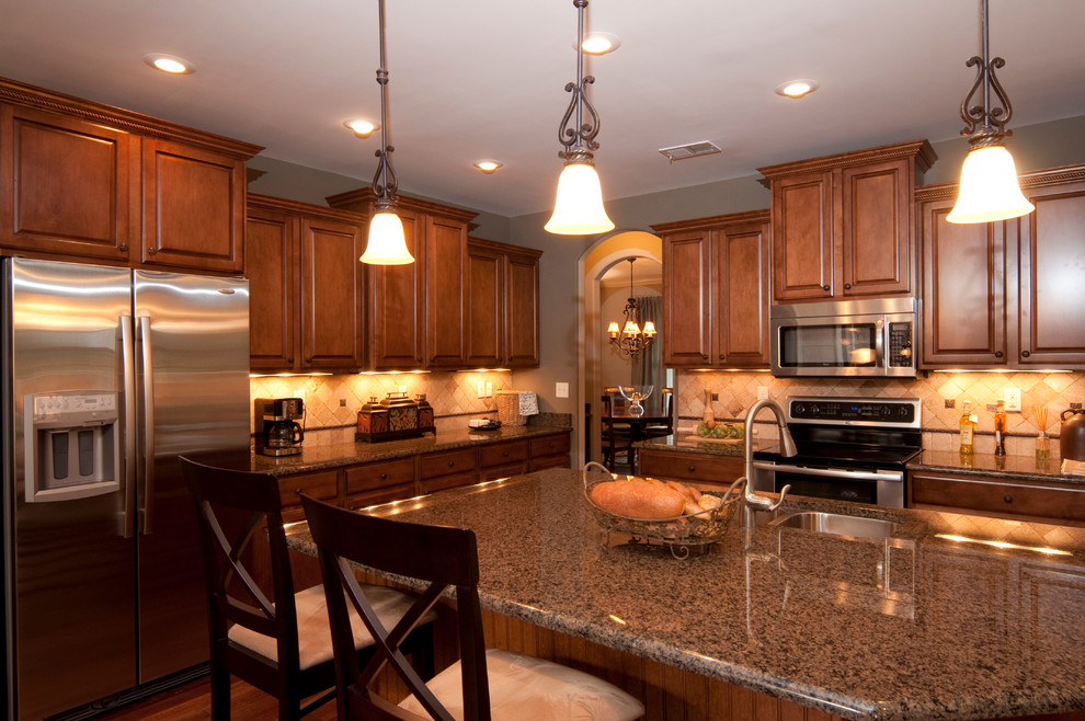 Home design - transitional home design idea