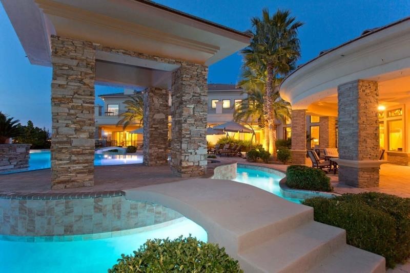 Weiss Residence