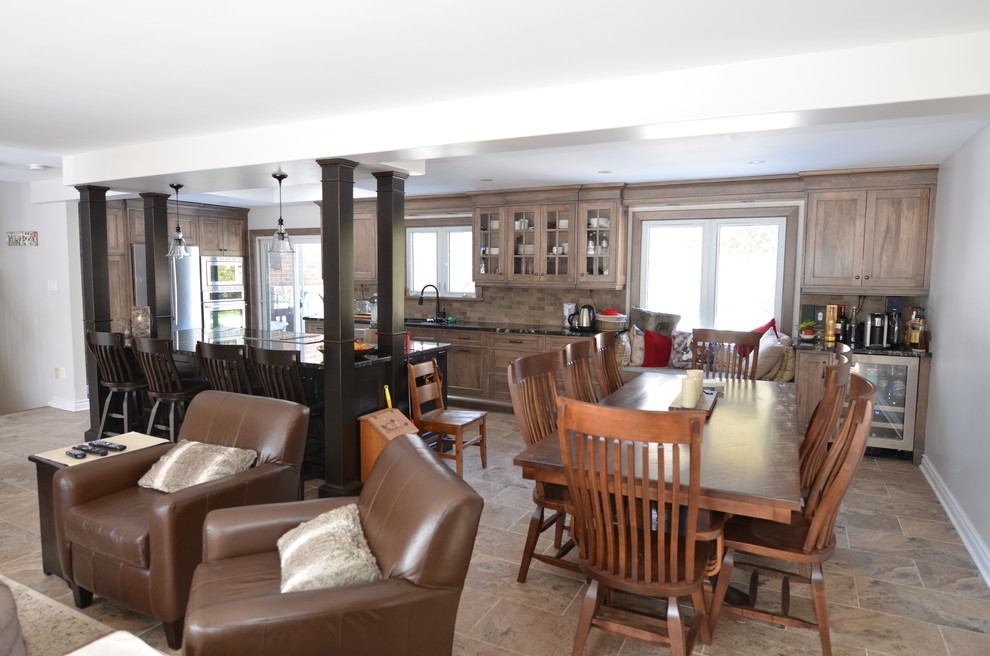 Transitional kitchen photo in Toronto