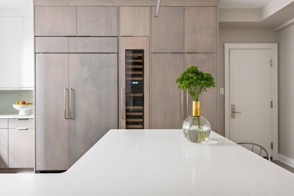 Transitional kitchen photo in Chicago