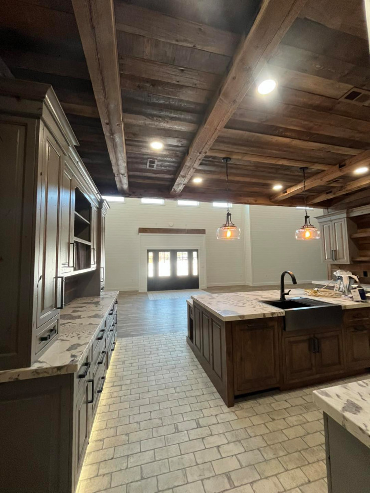 Inspiration for a rustic kitchen remodel in Chicago