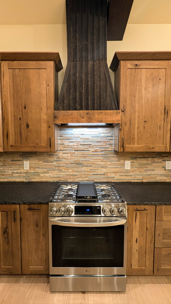 Kitchen - rustic kitchen idea