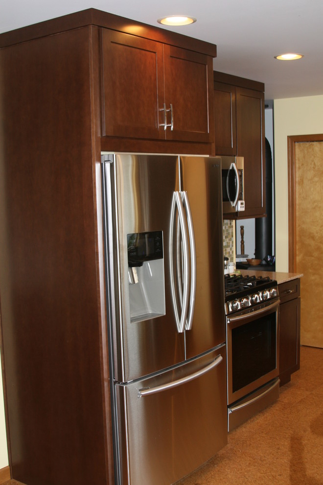 Kitchen - transitional kitchen idea in Seattle
