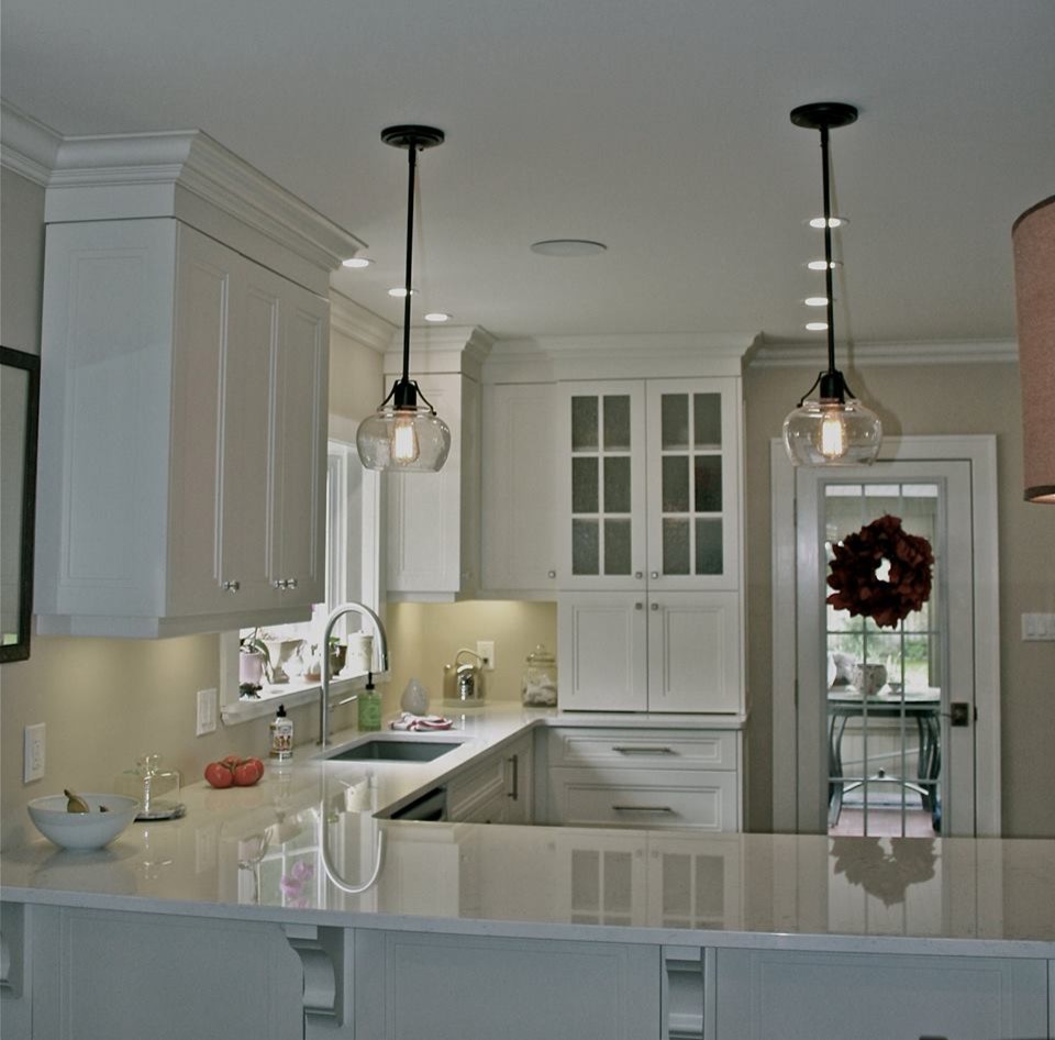 Inspiration for a transitional kitchen remodel in Toronto