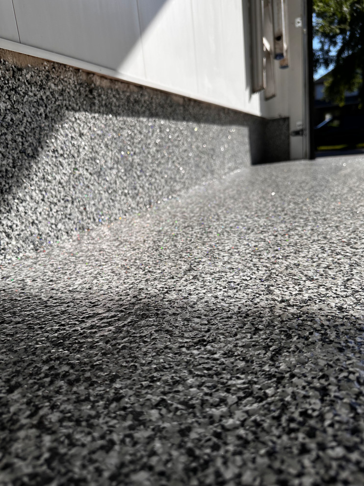 Martinet Ave - Garage Interior - Trusscore & Epoxy