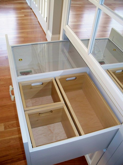 Kitchen Storage Solutions classique-escalier