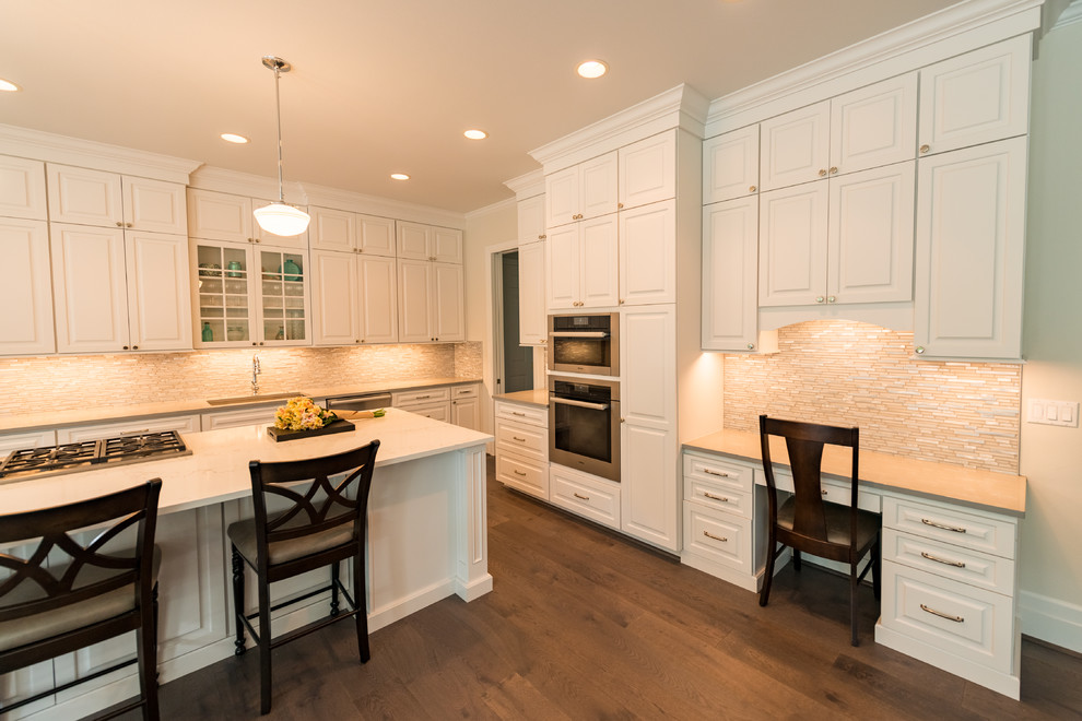 Kitchen - transitional kitchen idea in Seattle