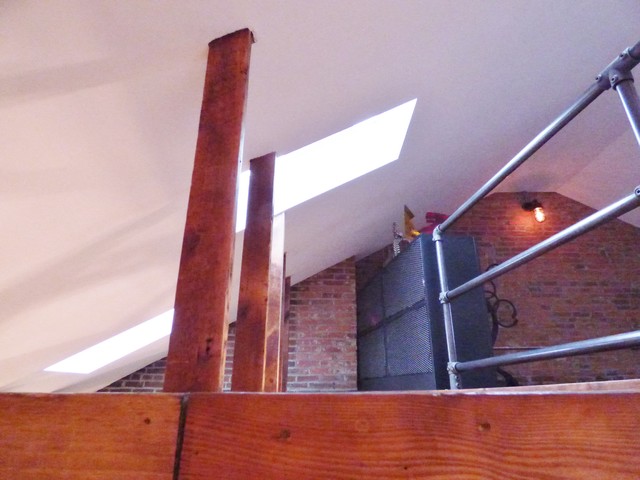 Master Bedroom & Loft: S 25th St industriale-camera-da-letto