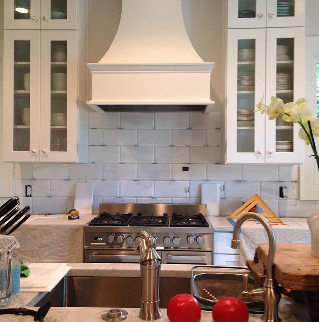 Kitchen - traditional kitchen idea