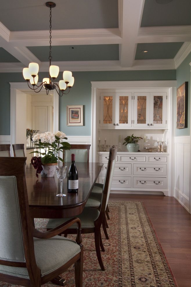 Design ideas for an arts and crafts dining room in San Francisco.