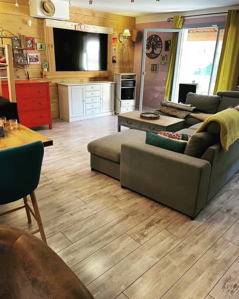 Dépose d’un ancien parquet flottant et pose d’un nouveau parquet collé en chêne.