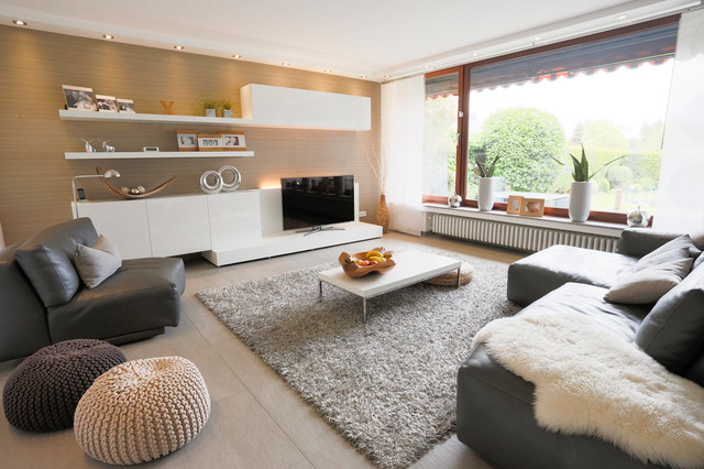 Das große Fenster bringt viel Licht - Modern - Wohnzimmer - Düsseldorf - von ZIMMERMANNS Kreatives Wohnen