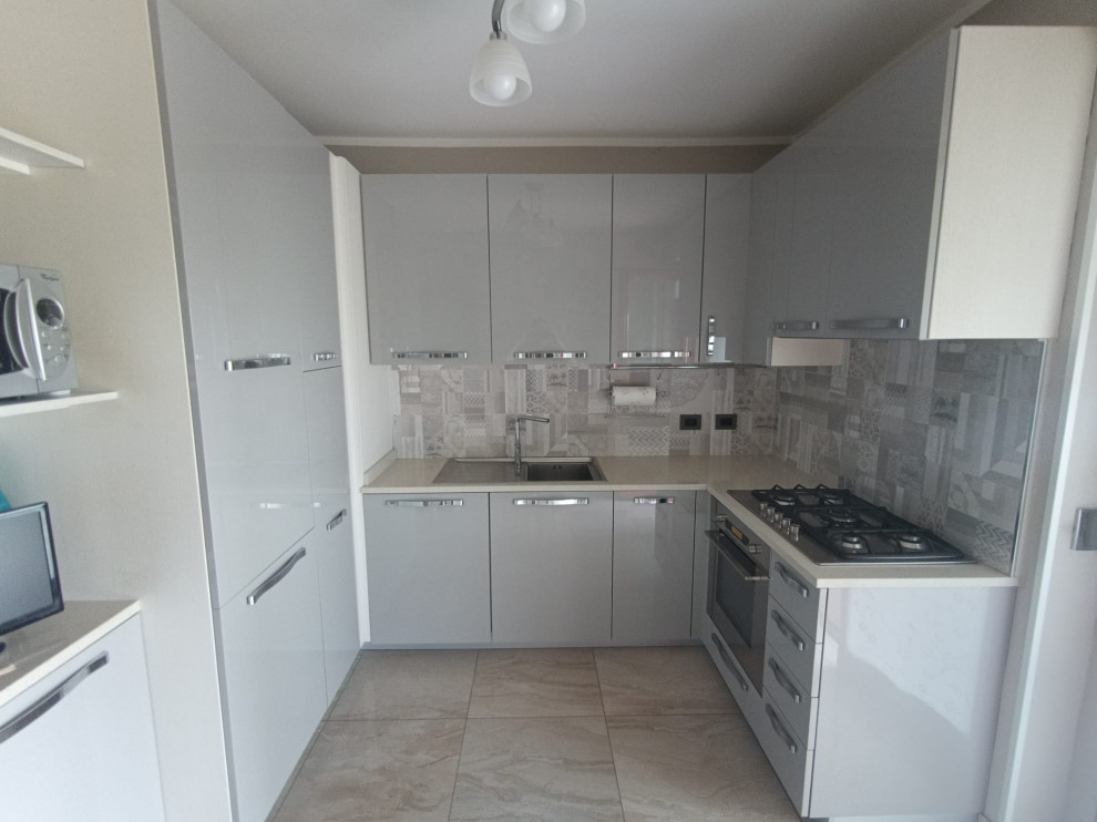 Restyling Cucina sostituzione ante Laccato Lucido Grigio Roccia