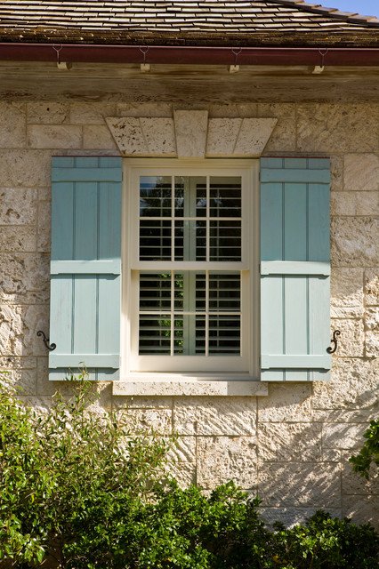 Shutters tropisk-hus-og-facade
