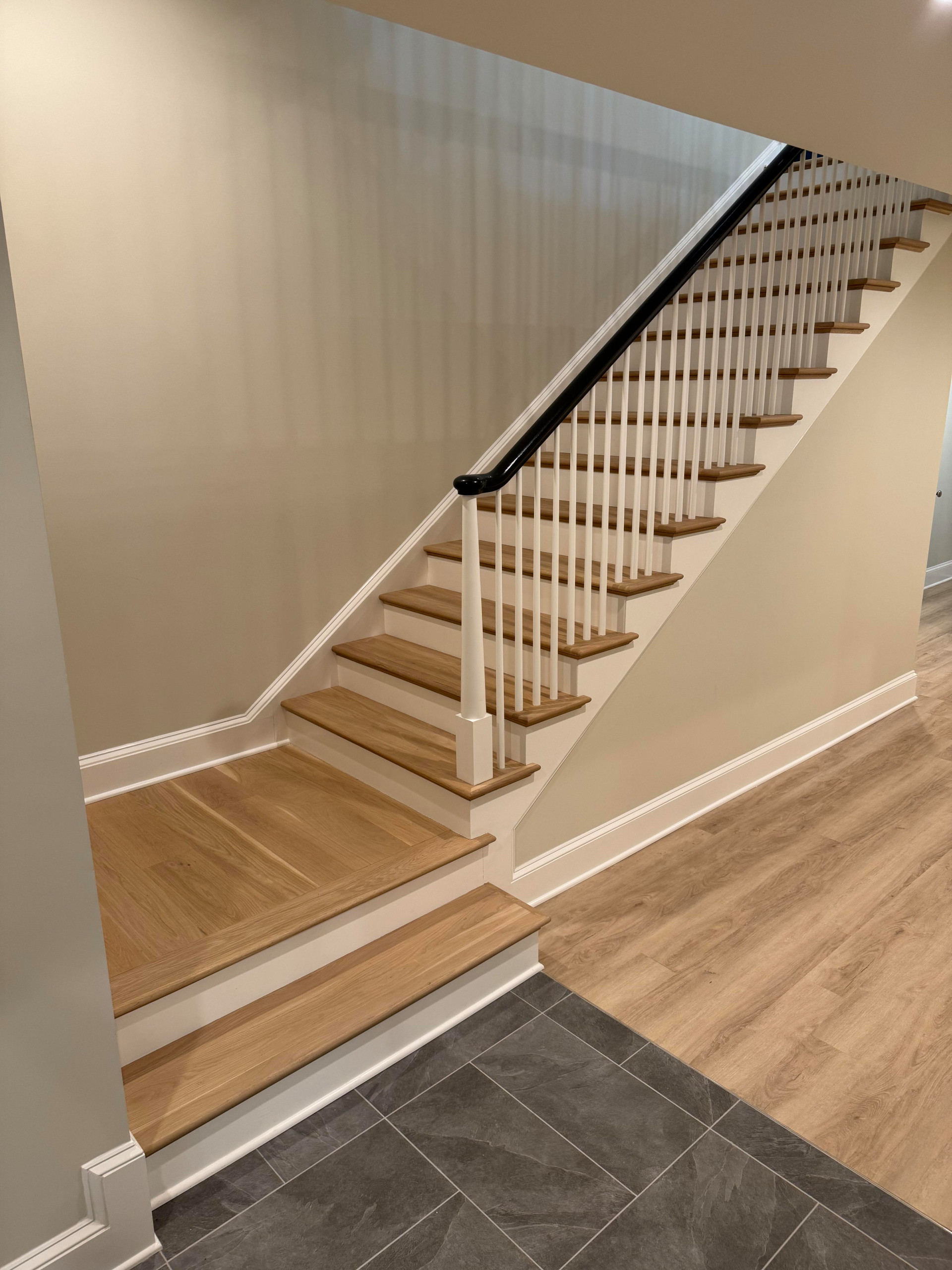 138_Elegant Double Bullnose Entry Stair, Bethesda, MD 20814
